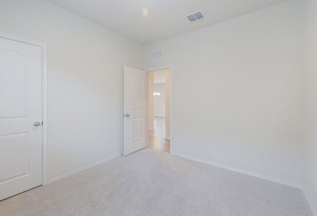 Building Photo - 181 Sugarberry Dr