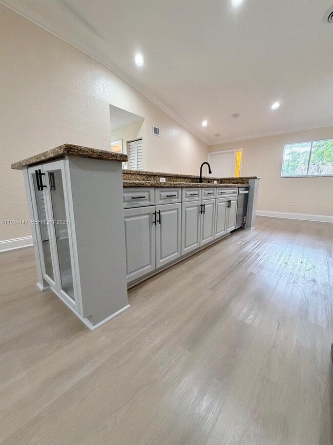 Building Photo - 10722 La Placida Dr