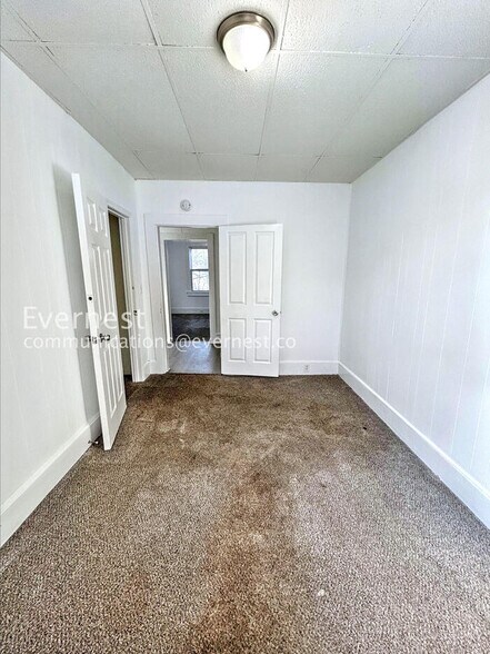 Building Photo - 613 N Jackson Ave