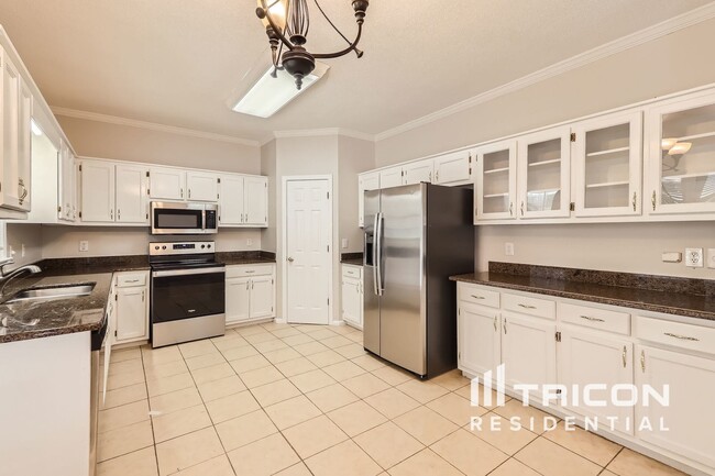 Building Photo - 115 Redspire Ln