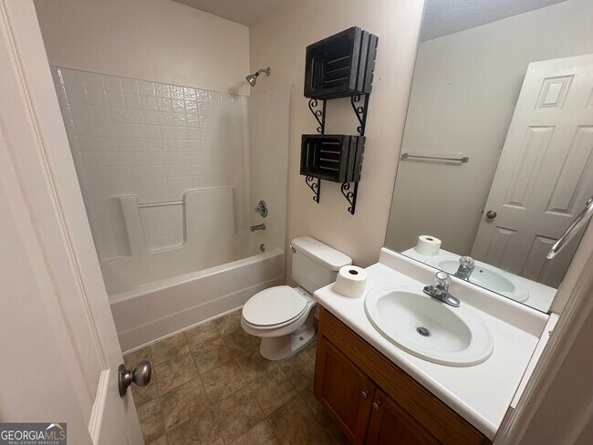 Building Photo - 603 Victorias Cir