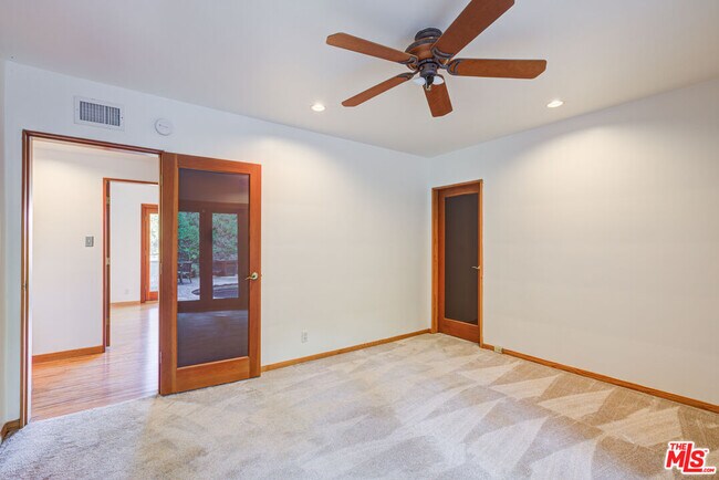 Building Photo - 15511 Woodcrest Dr