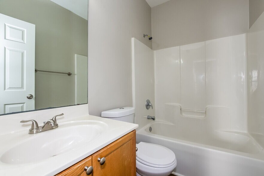 Building Photo - 11430 Northwoods Forest Dr