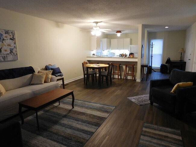 Building Photo - 1201 Harbourside Dr