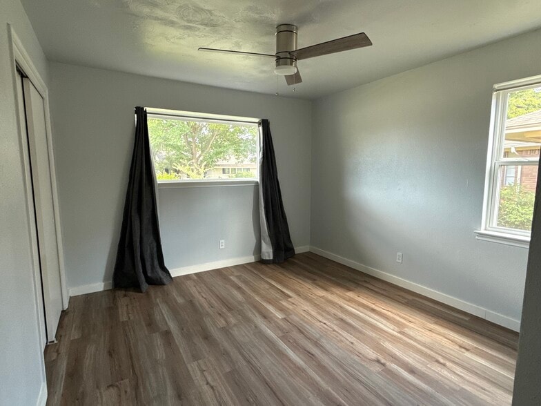 Building Photo - 9655 Lanward Dr