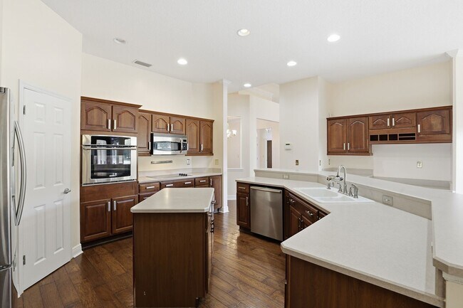 Building Photo - Ivy Park Brick Home 4 bedroom 3 1/2 baths