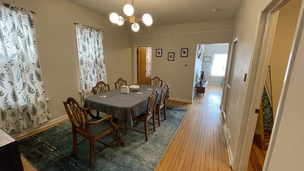 Dining Room - 1821 N Astor St