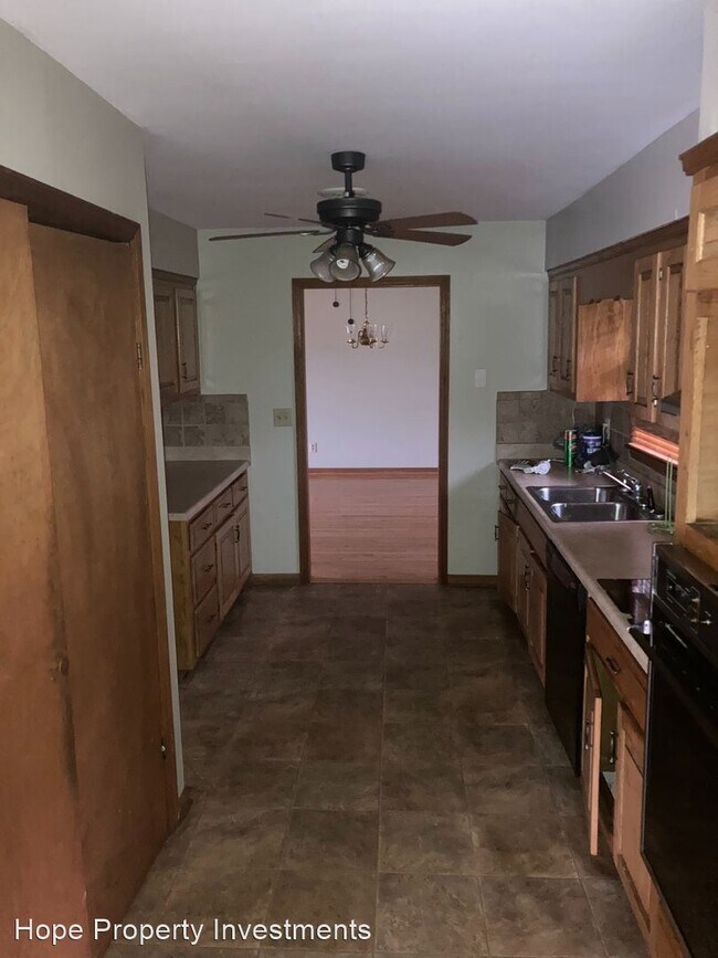 Building Photo - 3 br, 2 bath House - 7745 Forrest Rd