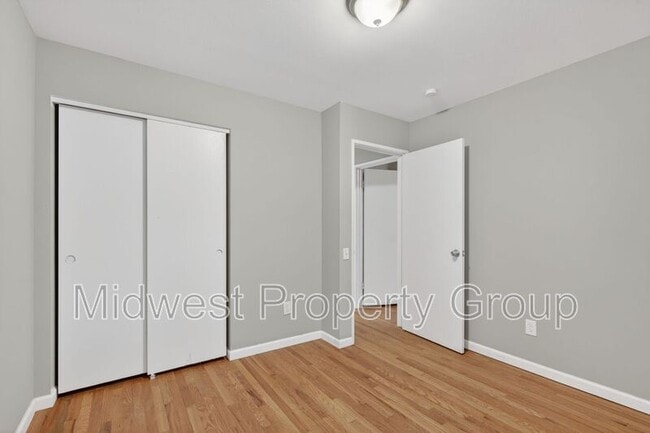 Building Photo - 2365 Dove Dr