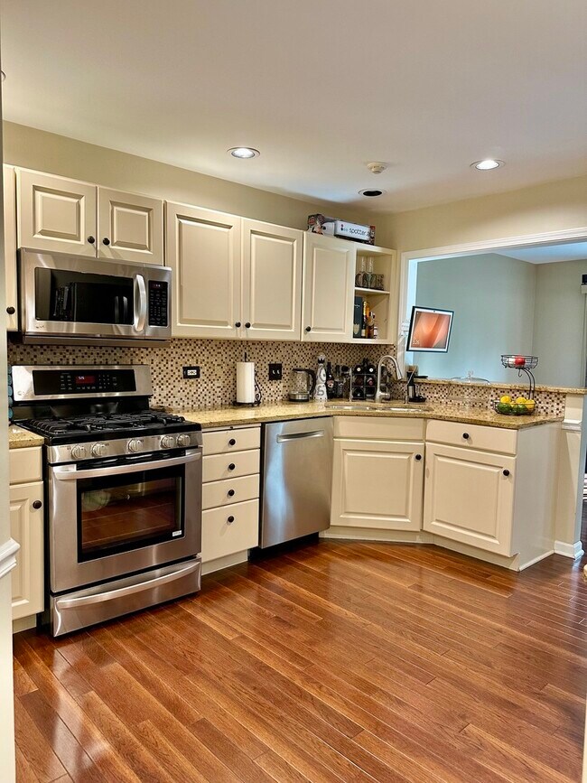 Building Photo - 8438 Chicory Ct