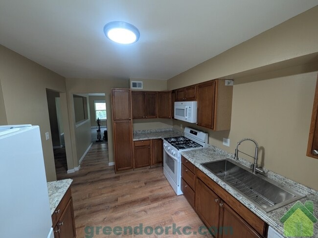 Building Photo - 7853 Kessler Ln