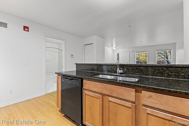 Building Photo - 1084 Faulkner