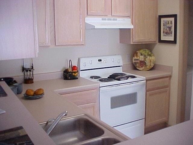 Building Photo - 2321 Orchard St