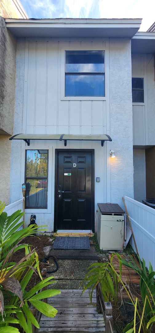 Building Photo - First two weeks for approved applicant.