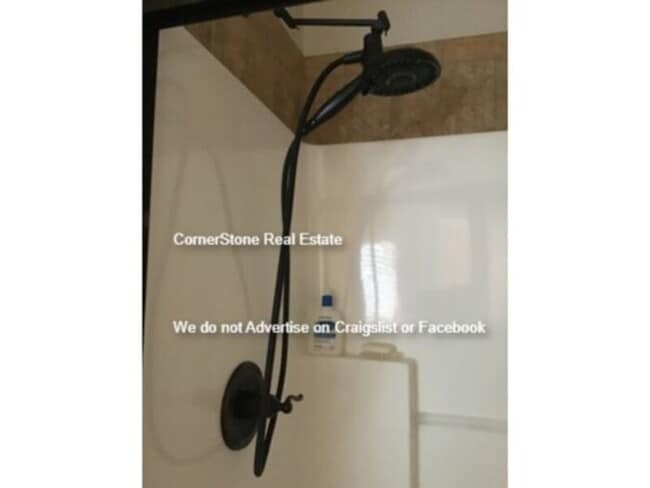 Building Photo - 440 Wood Point Dr