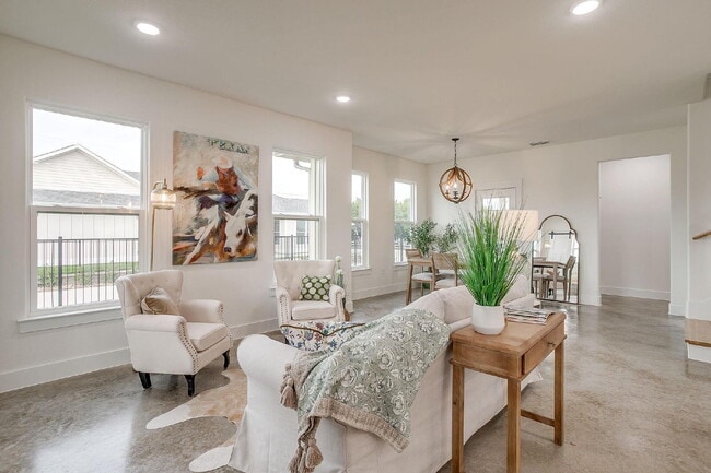 Building Photo - Brand New 3 Bedroom Home in The Residences at Cardinal Woods in Granbury!