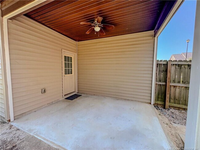 Building Photo - 2732 Mosquera Dr
