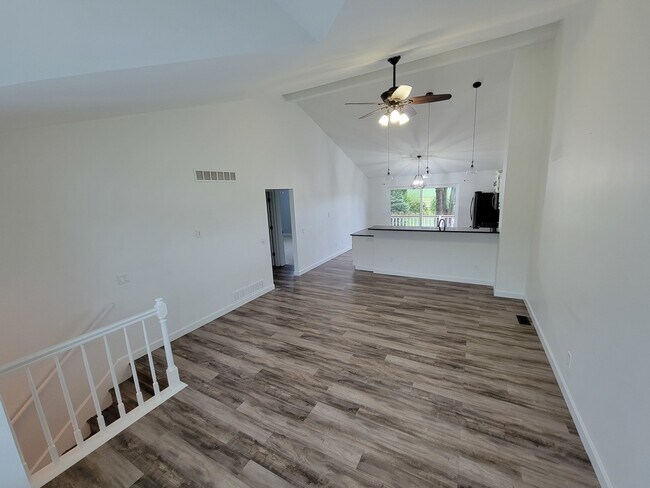 Building Photo - 203 Meadows Dr