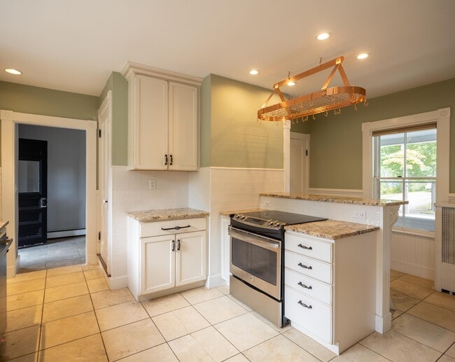 Building Photo - 37 Main Rd N