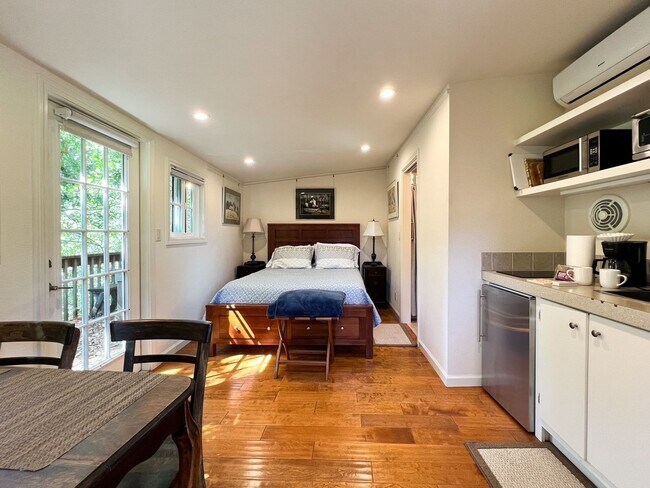 Building Photo - 3138 Browns Valley Rd