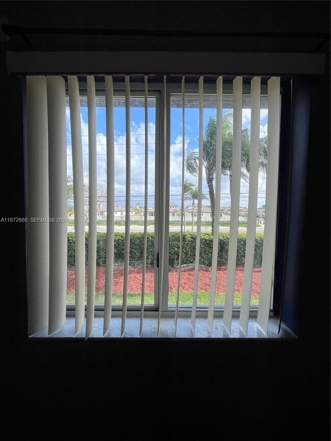 Building Photo - 2320 SE 23rd Rd