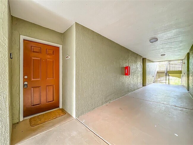 Building Photo - 713 Crest Pines Dr