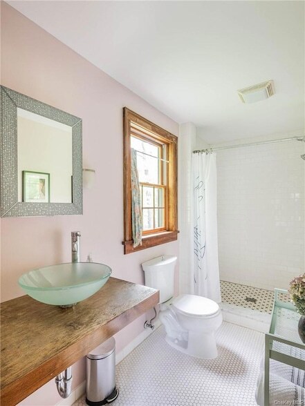 Building Photo - 74 Hilltop Rd