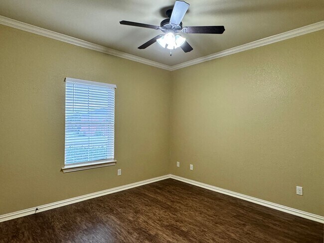 Building Photo - 309 Ash Dr