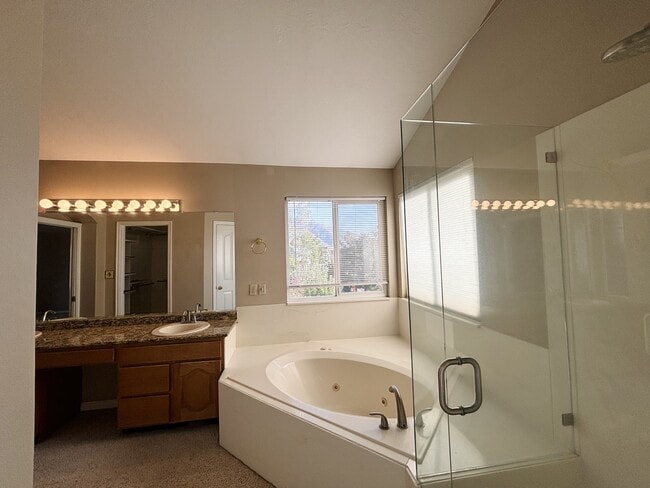 Building Photo - 10152 Snow Iris Way