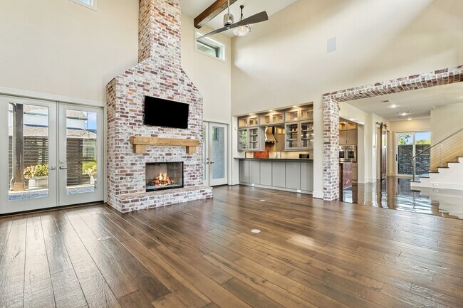 Building Photo - 3610 Oak Forest Dr