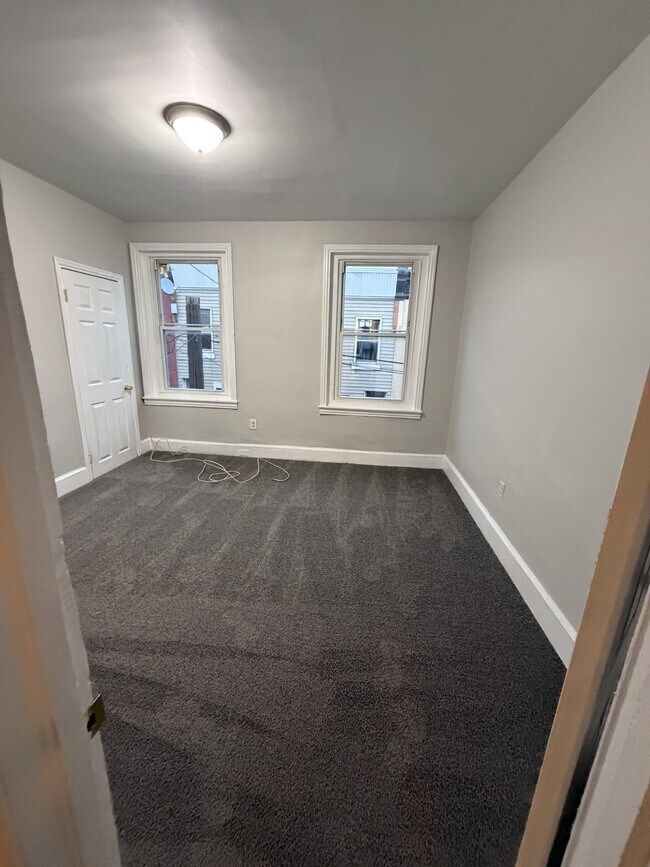 Building Photo - 1442 N Newkirk St