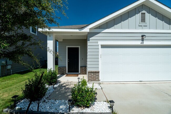 Building Photo - 402 Gemsbok Rd