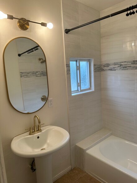 Building Photo - 2602 Aviation Blvd