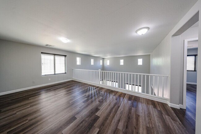 Building Photo - 16982 W Rio Vista Ln