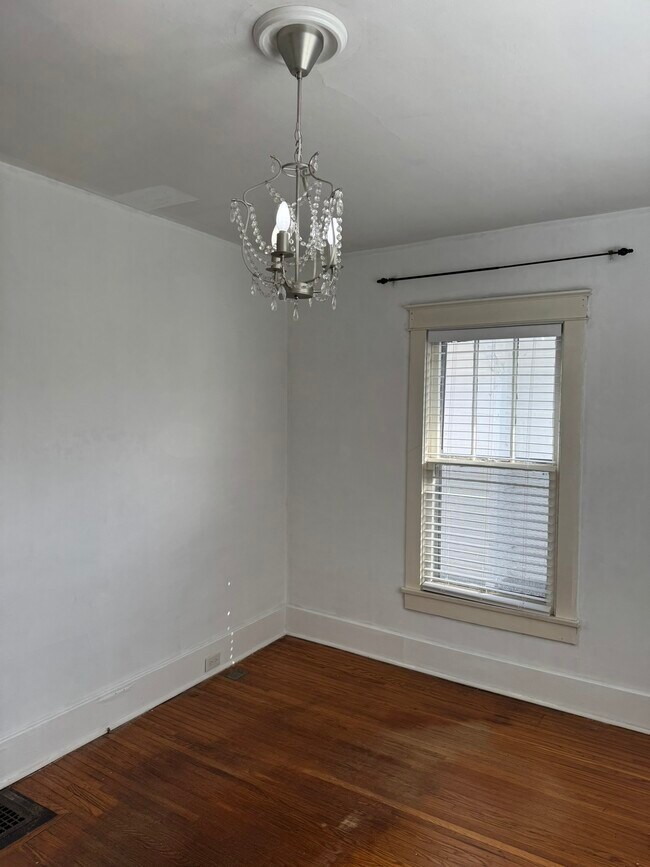 Building Photo - 219 Chapel Ave