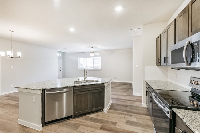 Building Photo - 25109 Pacific Wren Dr