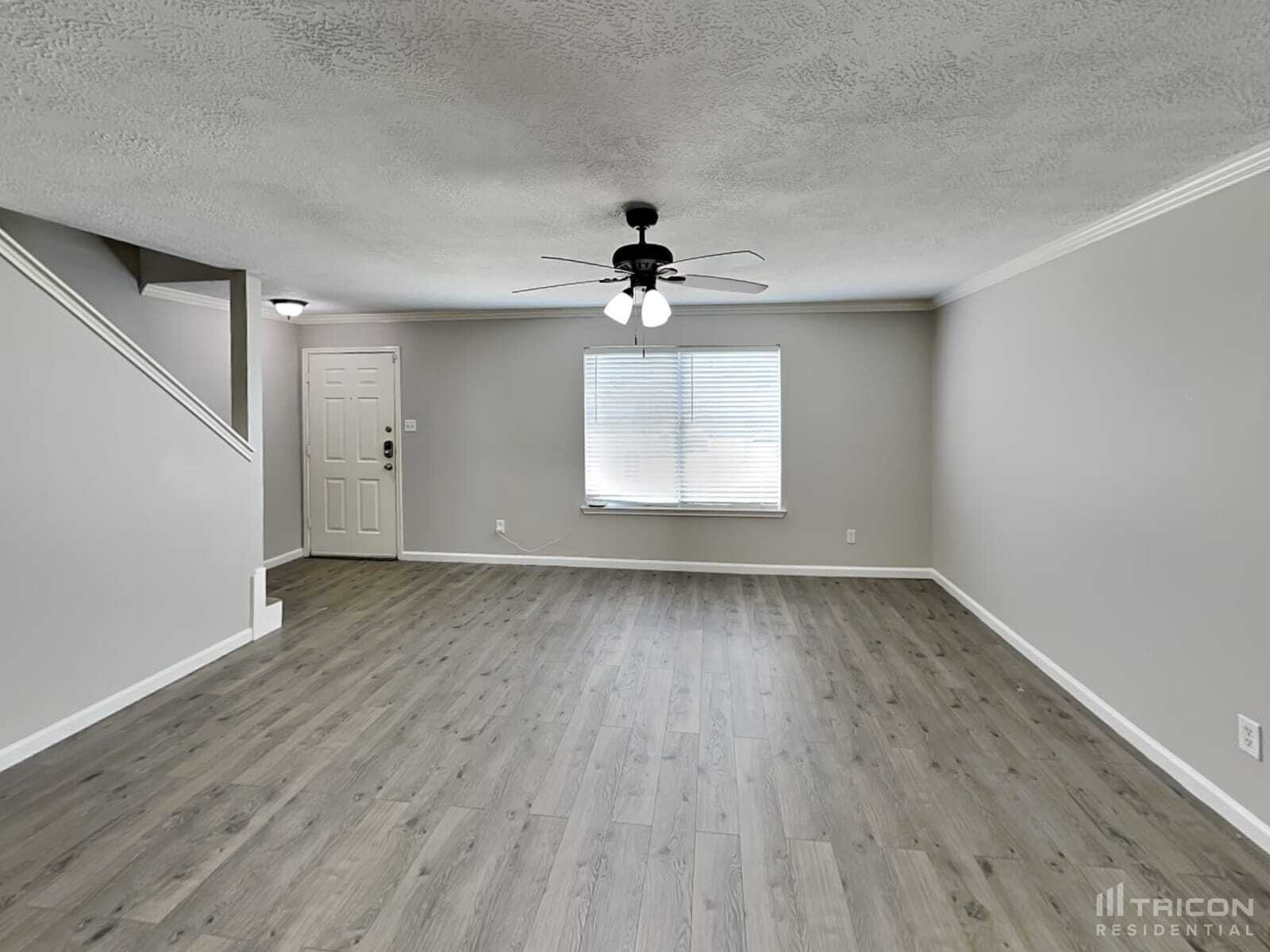 Building Photo - 12094 La Salle Oaks