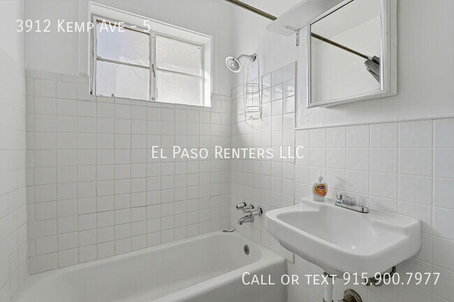 Building Photo - 3912 Kemp Ave