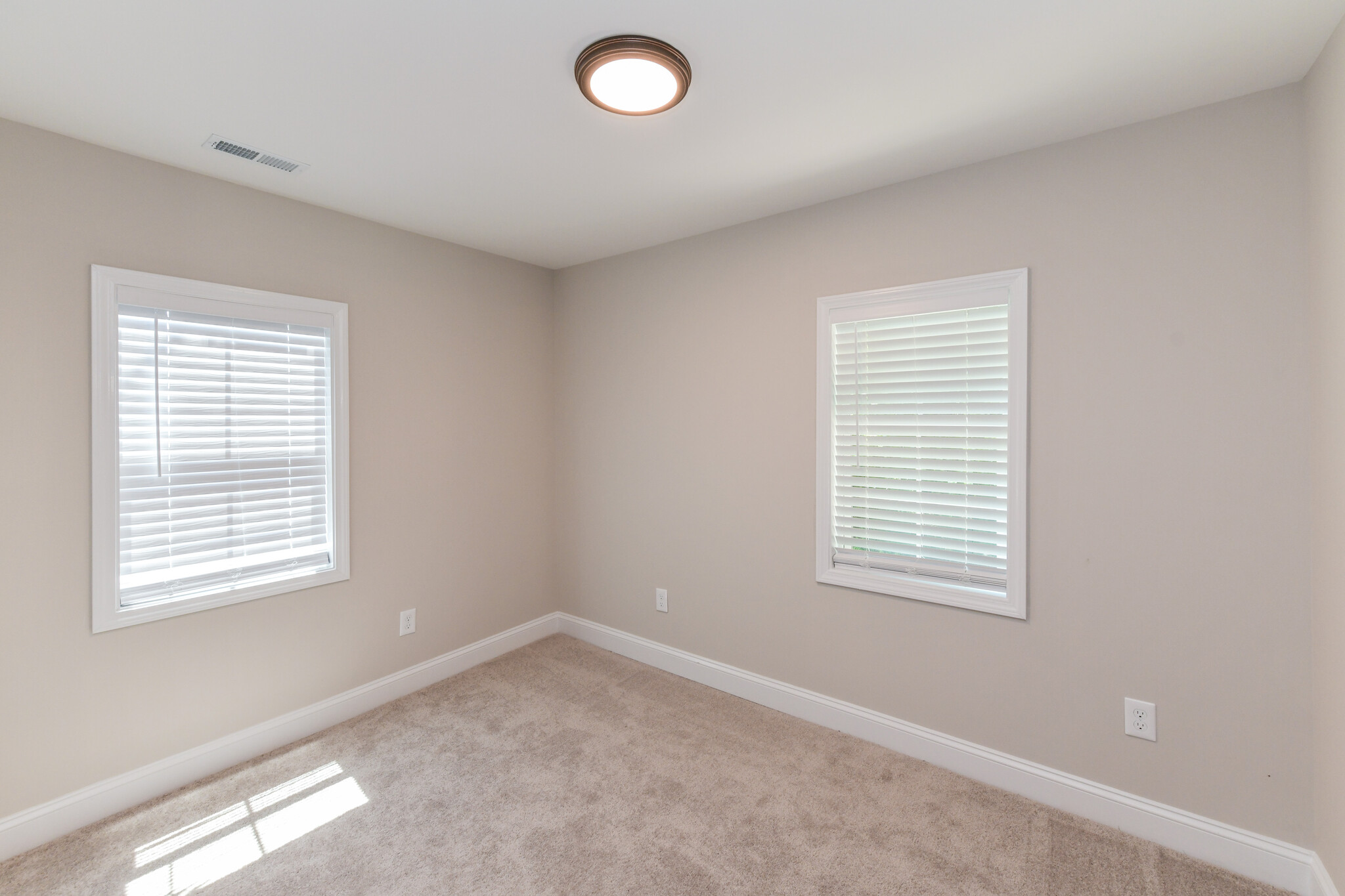 Building Photo - 758 Tigler Ct
