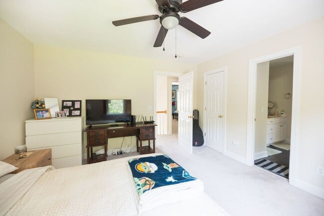 Building Photo - Spacious & Striking 3-story brick Executive 4 bedroom 4.5 bathroom home in Oak Ridge NC + Lawn ca...