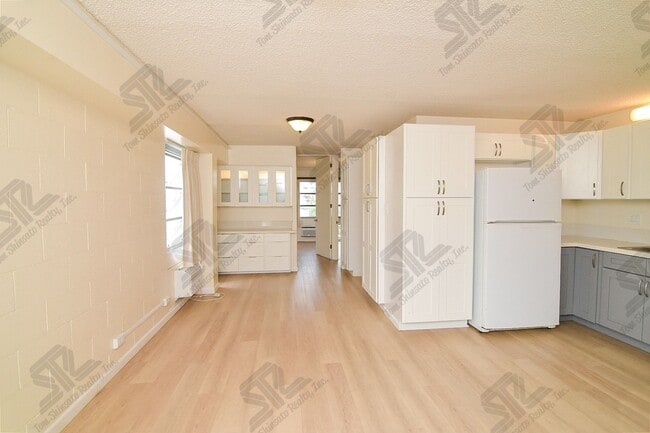 Building Photo - 2 Bedrooms | 1 Bathroom | in Makiki