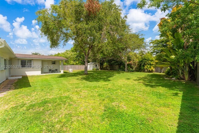 Building Photo - 9121 Ridgeland Dr