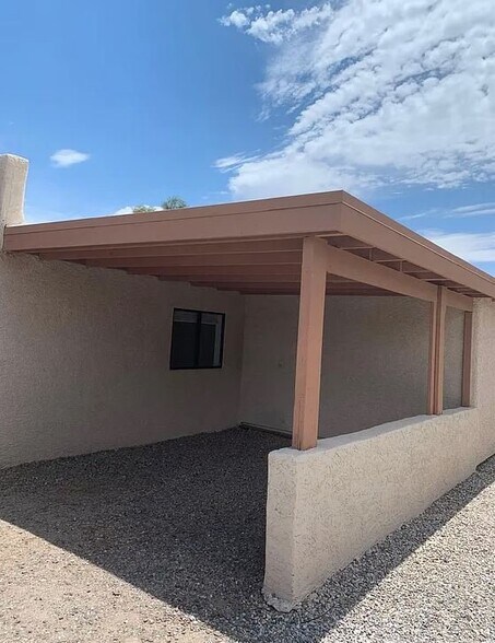 Building Photo - 1474 E Hedrick Dr