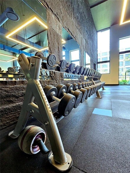 Building Photo - 4400 Sunrise Blvd