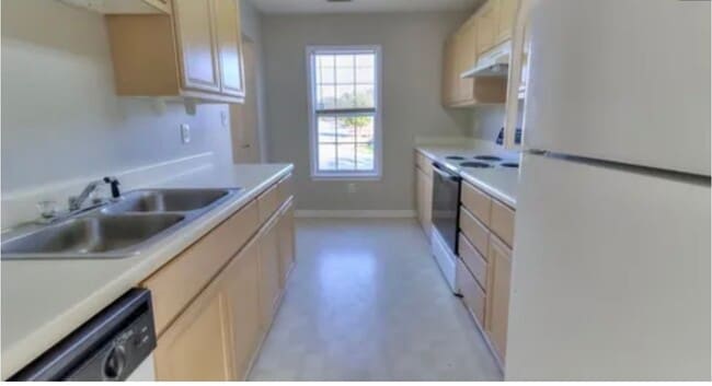 Building Photo - 102 Musket Ln