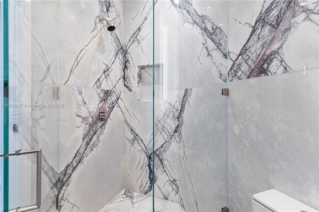 Building Photo - 17901 Collins Ave