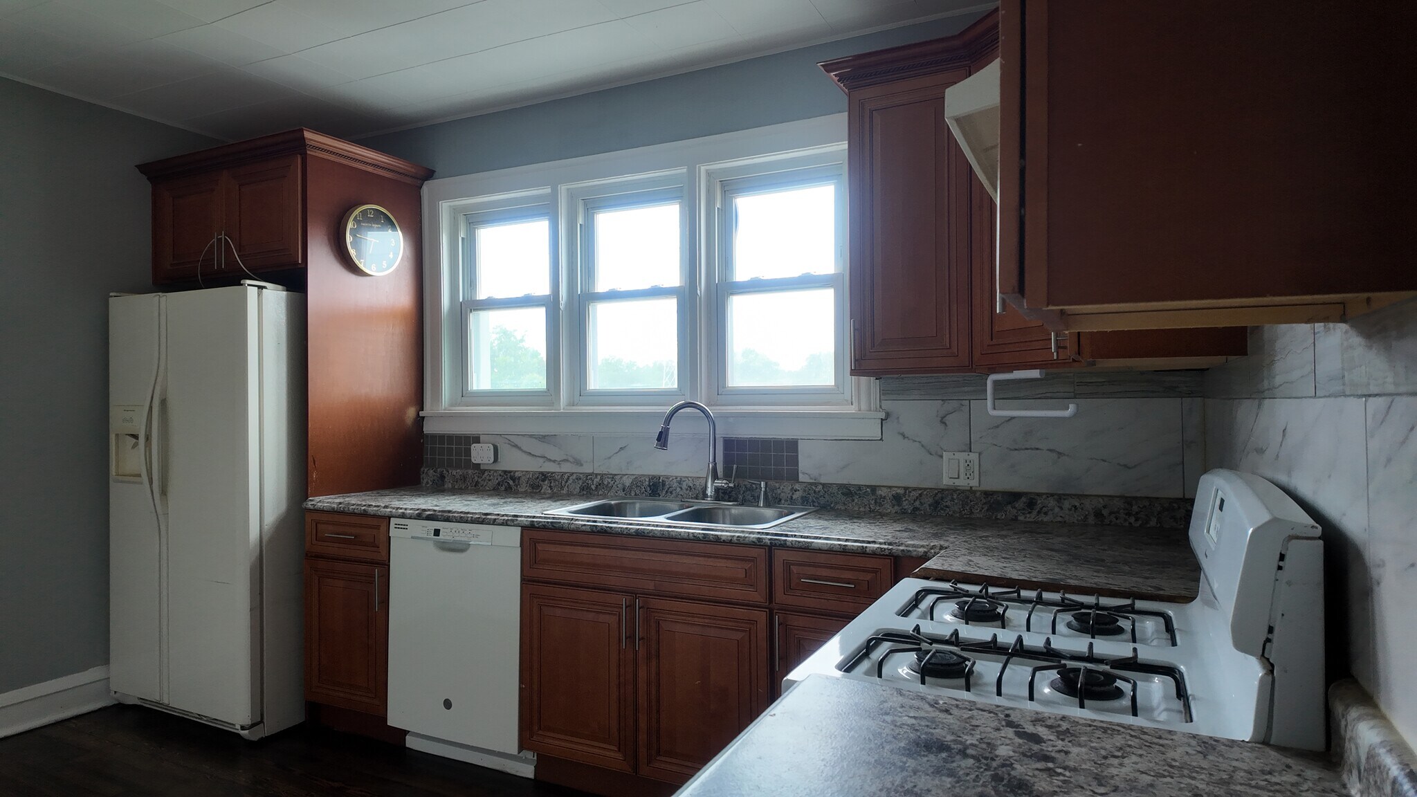 Kitchen - 7746 Tripp Ave