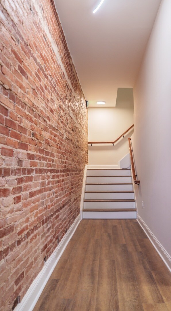 Building Photo - 1042 Edmondson Ave