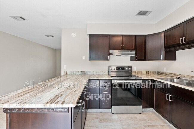 Building Photo - 834 Boulevard De L'Orleans
