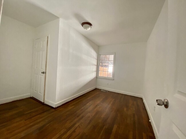 Building Photo - 2603 26th St